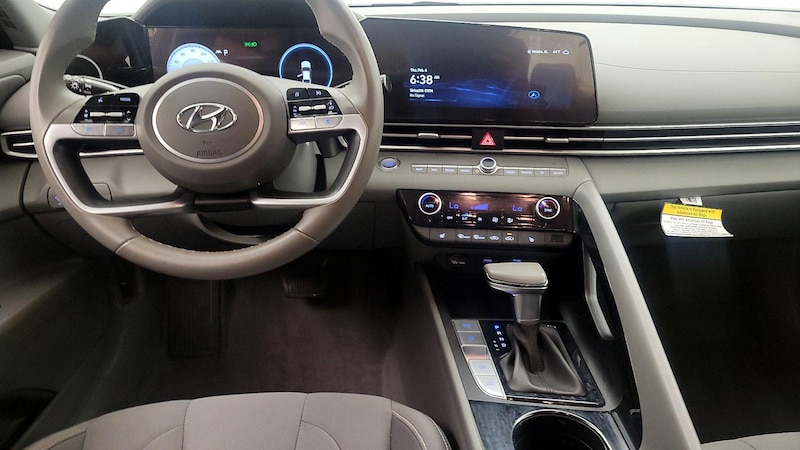 2023 Hyundai Elantra SEL 9