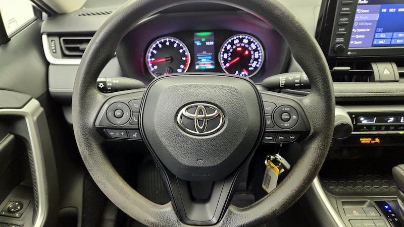 2022 Toyota RAV4 LE 10