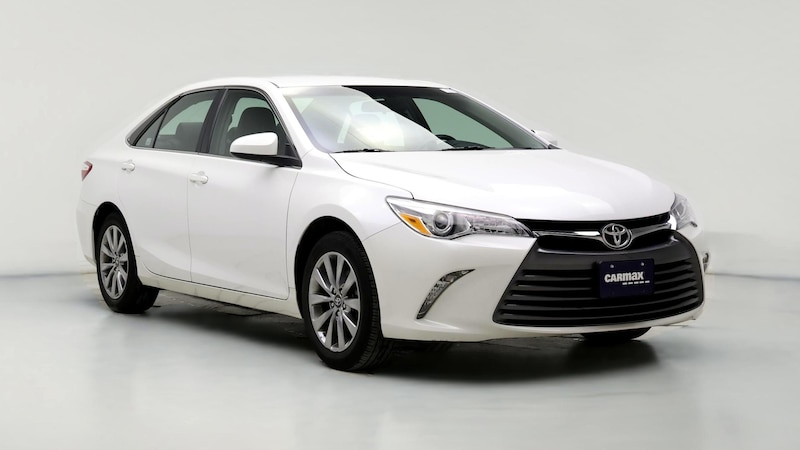 2016 Toyota Camry XLE Hero Image