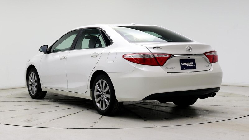 2016 Toyota Camry XLE 2