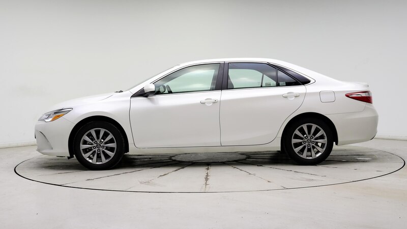 2016 Toyota Camry XLE 3