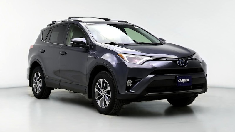 2017 Toyota RAV4 XLE Hero Image