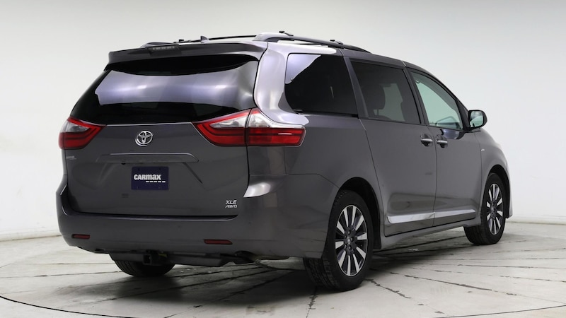 2020 Toyota Sienna XLE 8