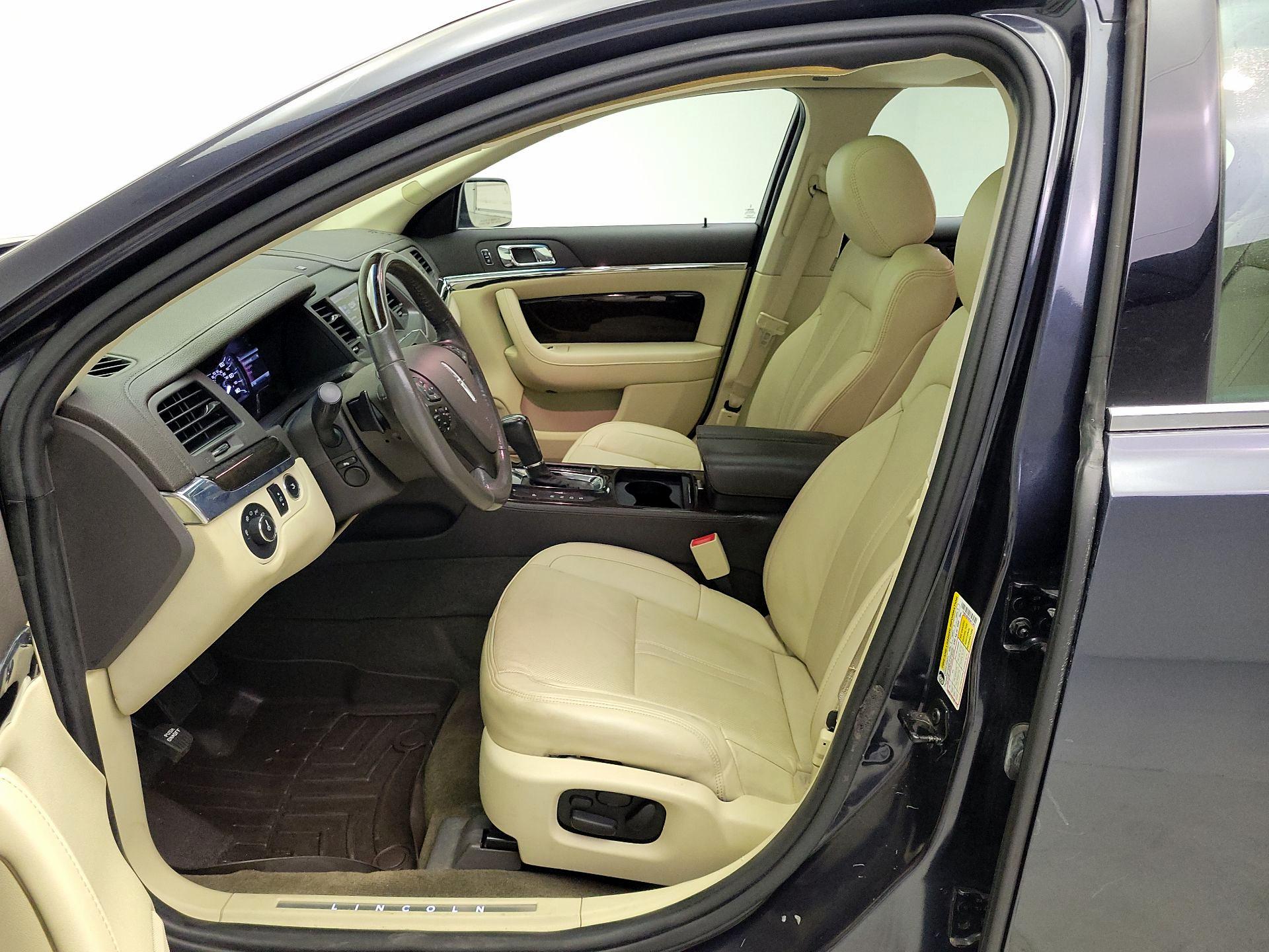Thumbnail: 2014 Lincoln MKS - 11