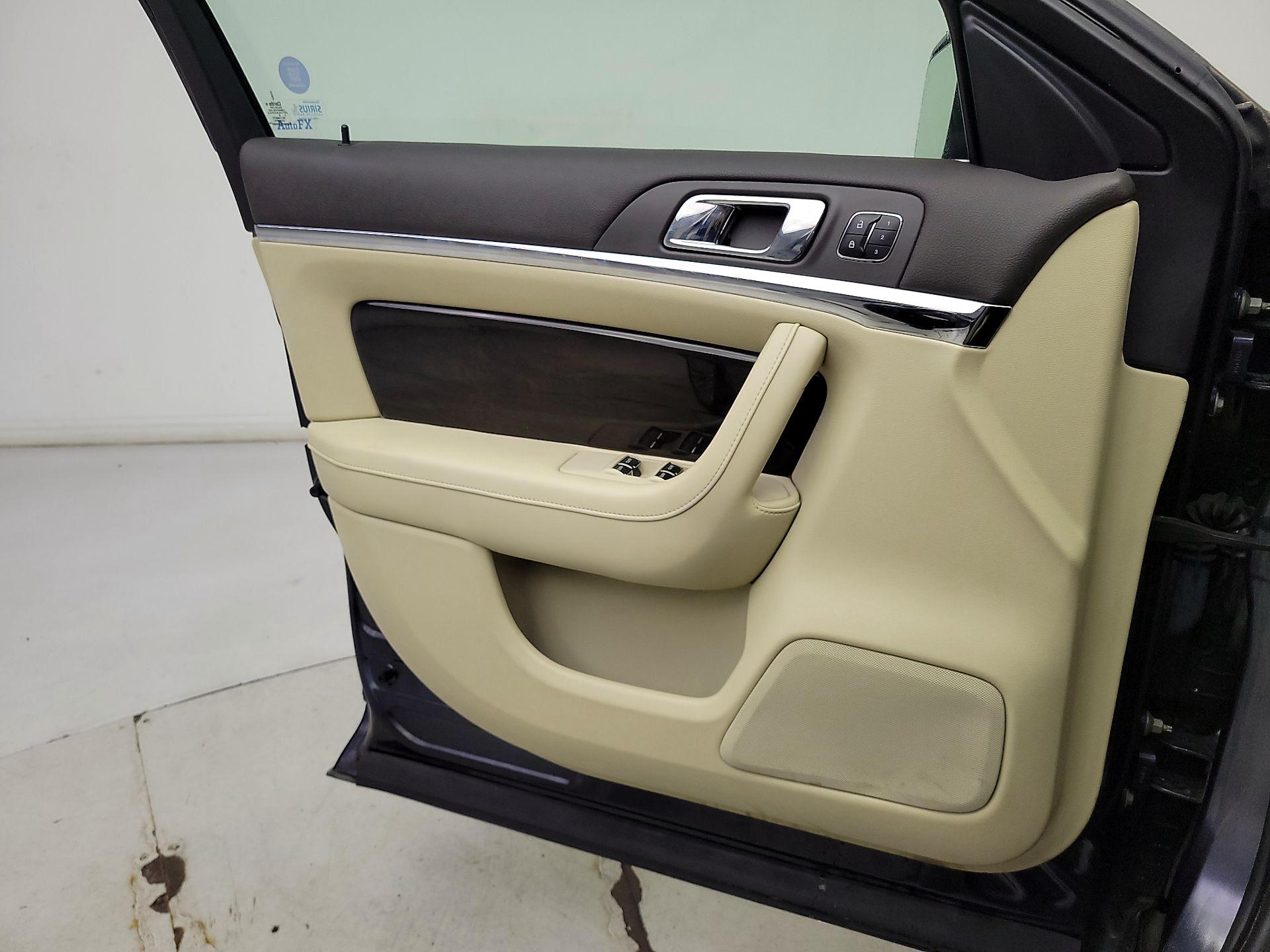 Thumbnail: 2014 Lincoln MKS - 12