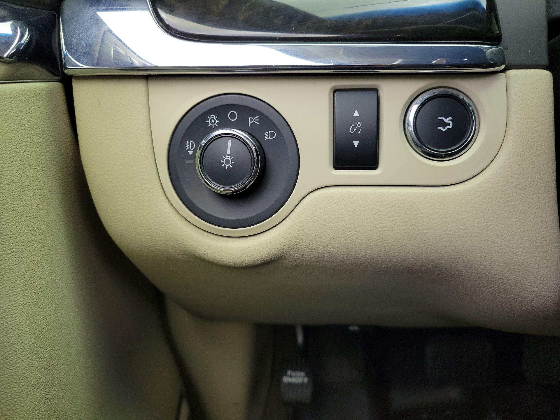 Thumbnail: 2014 Lincoln MKS - 13