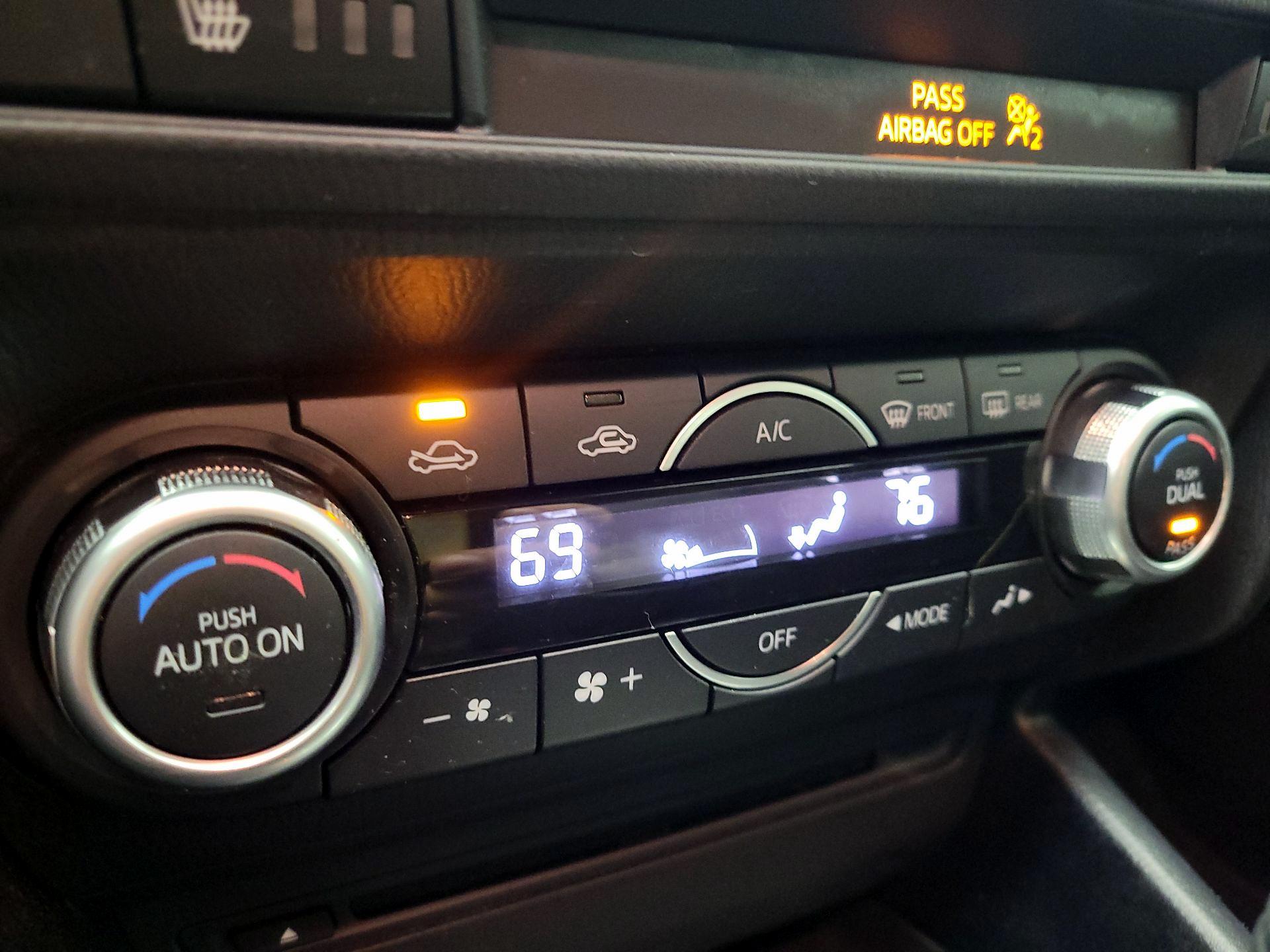 Thumbnail: 2015 Mazda Mazda3 - 17