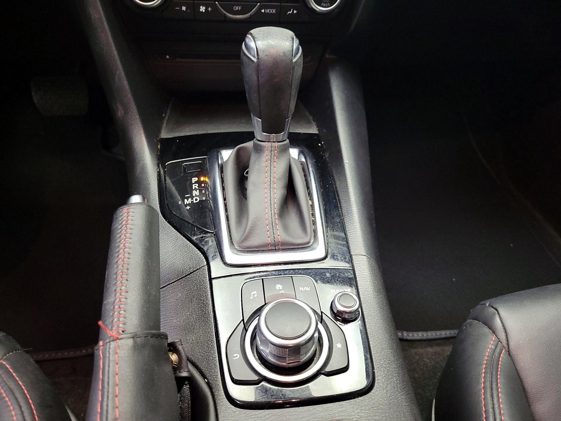 Thumbnail: 2015 Mazda Mazda3 - 18