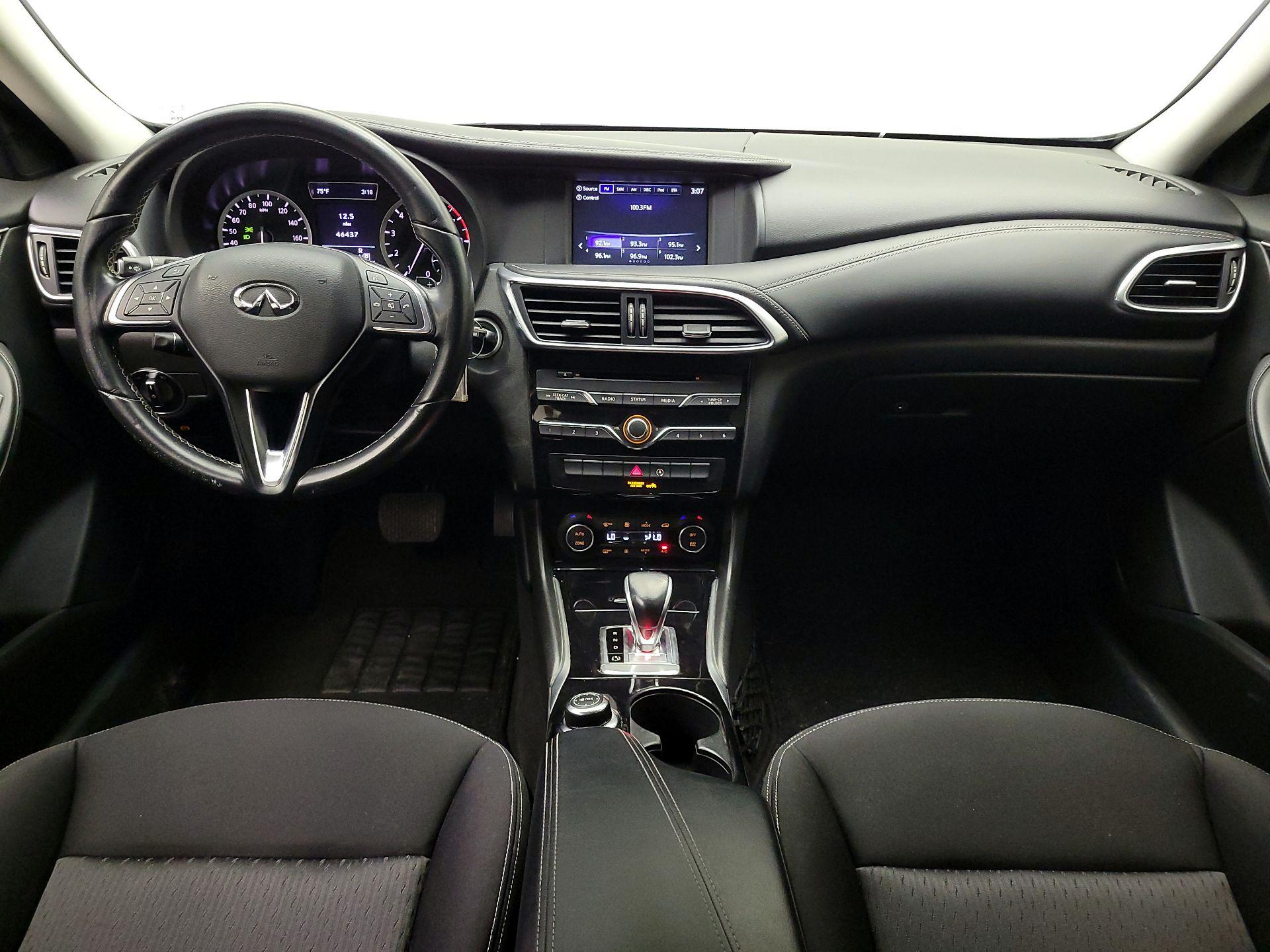 Thumbnail: 2017 INFINITI QX30 - 9