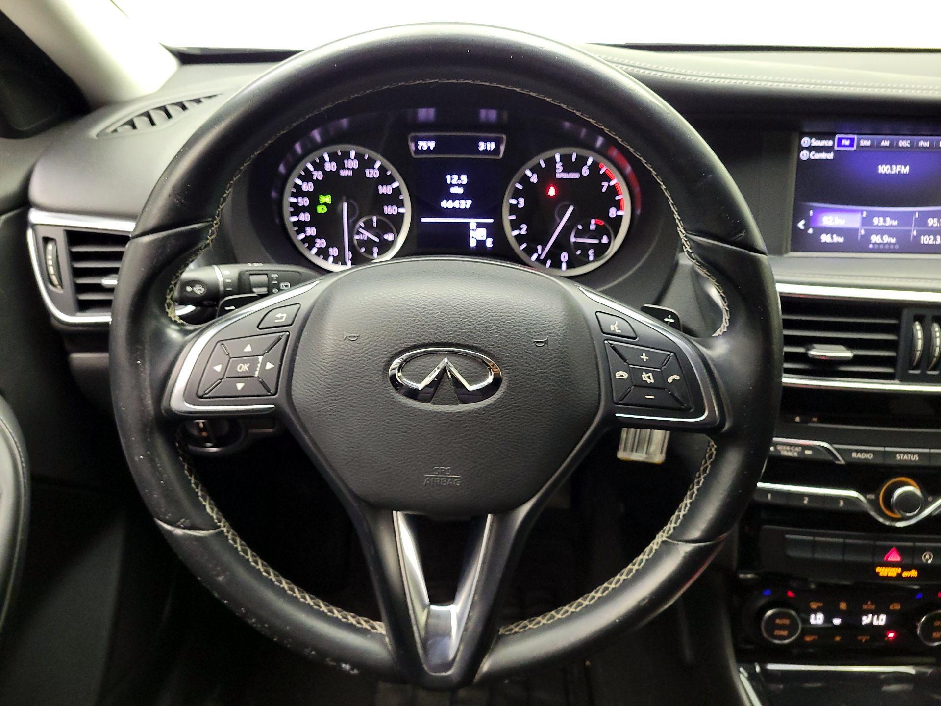 Thumbnail: 2017 INFINITI QX30 - 10