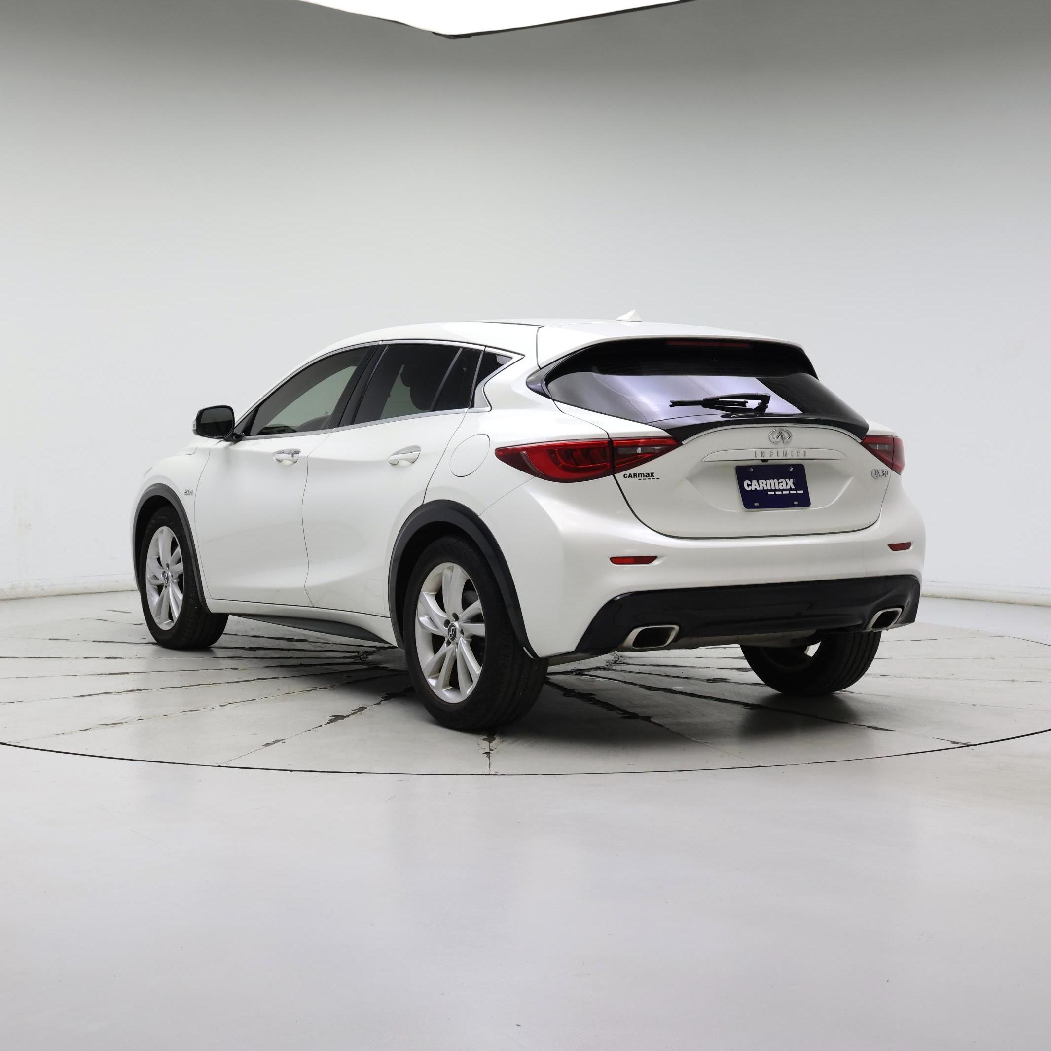 Thumbnail: 2017 INFINITI QX30 - 2