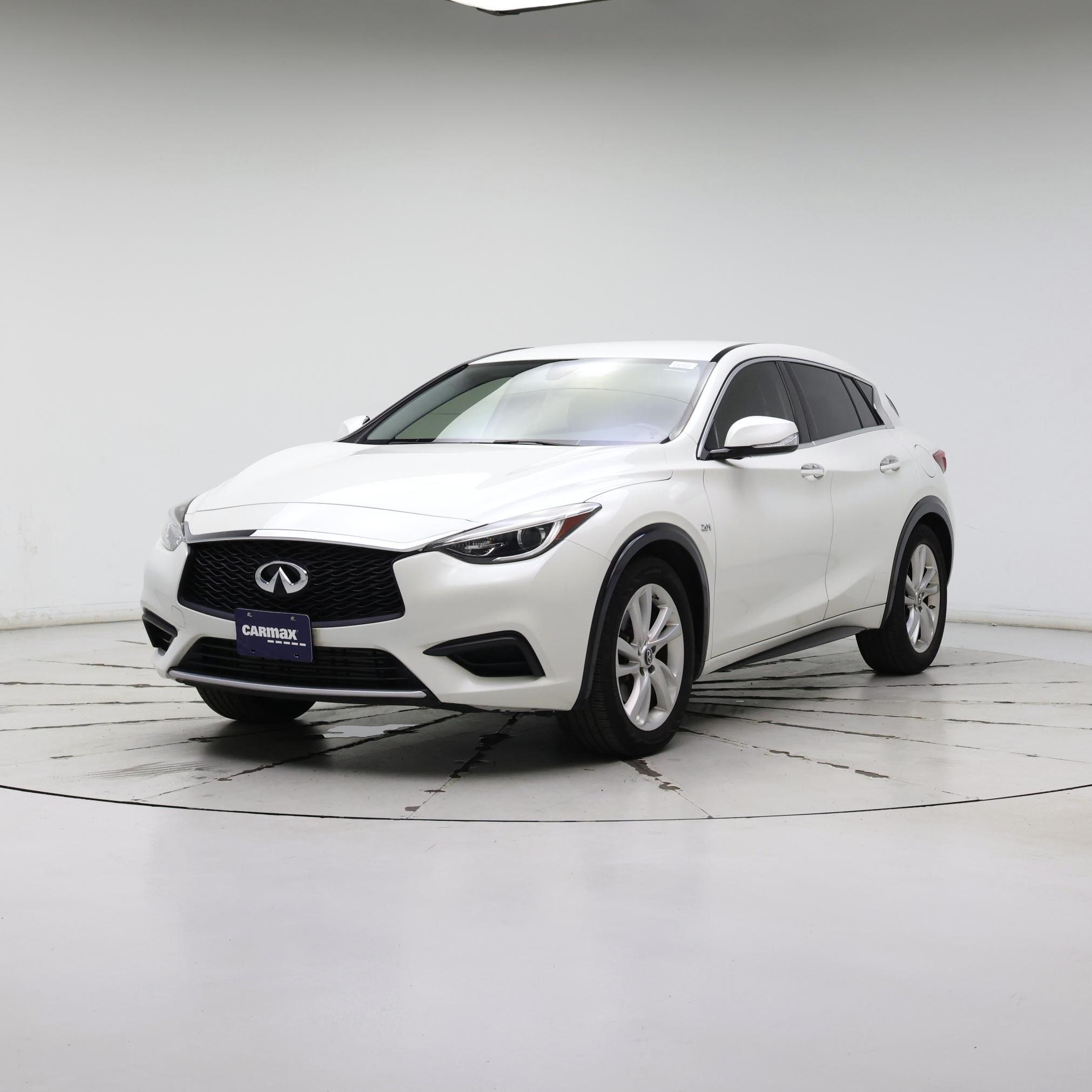 Thumbnail: 2017 INFINITI QX30 - 4