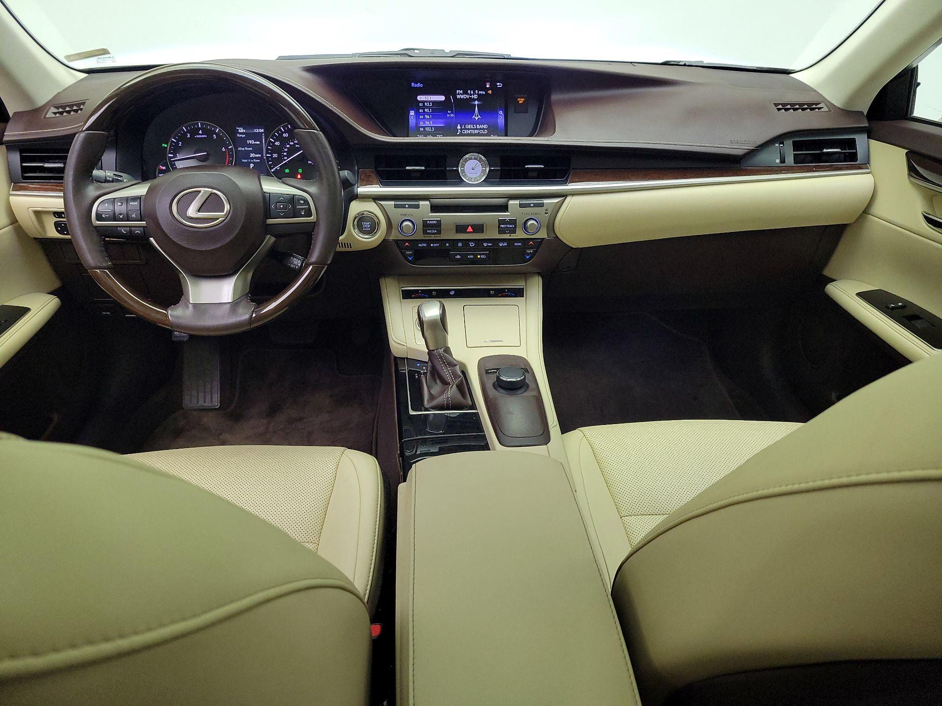 Thumbnail: 2016 Lexus ES - 9