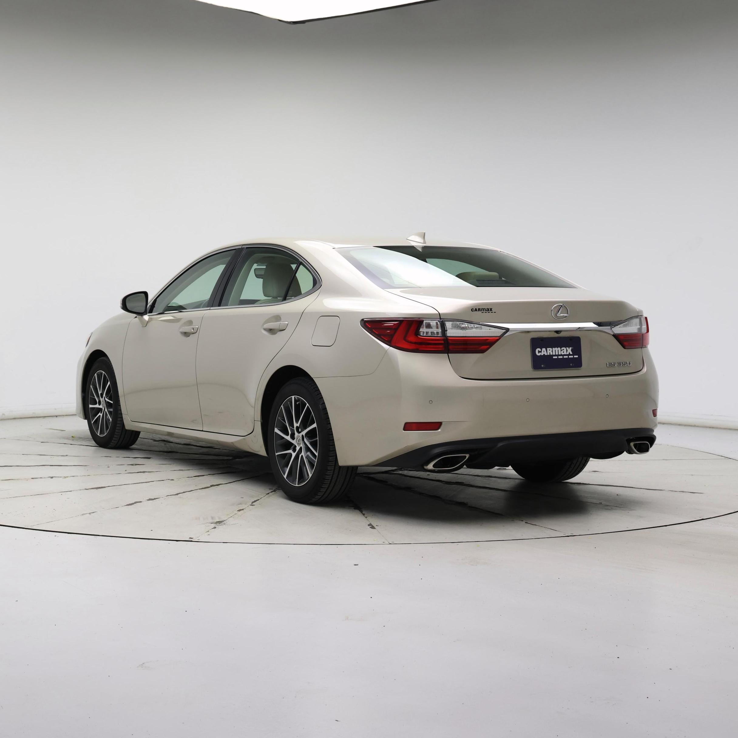 Thumbnail: 2016 Lexus ES - 2