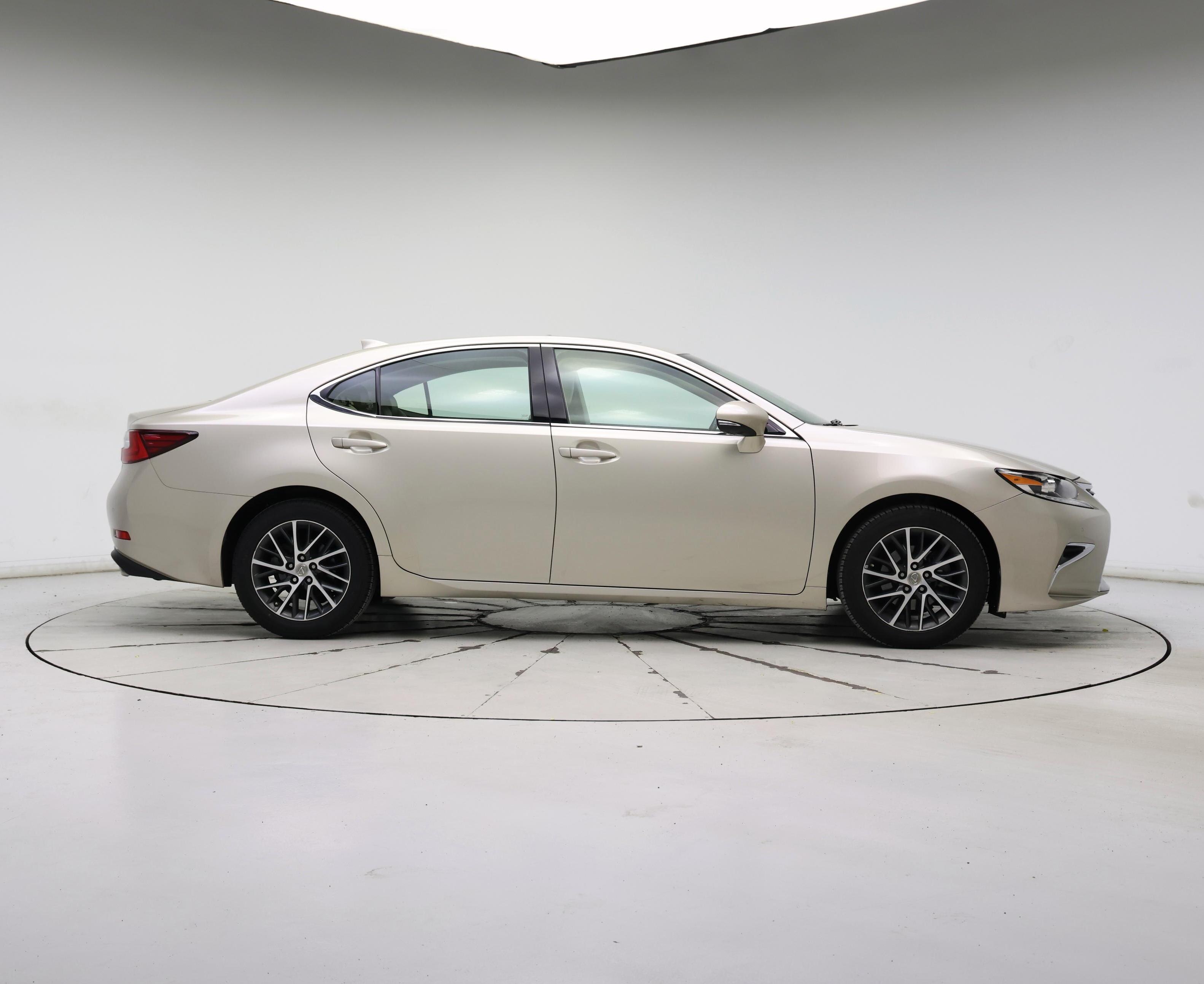 Thumbnail: 2016 Lexus ES - 7
