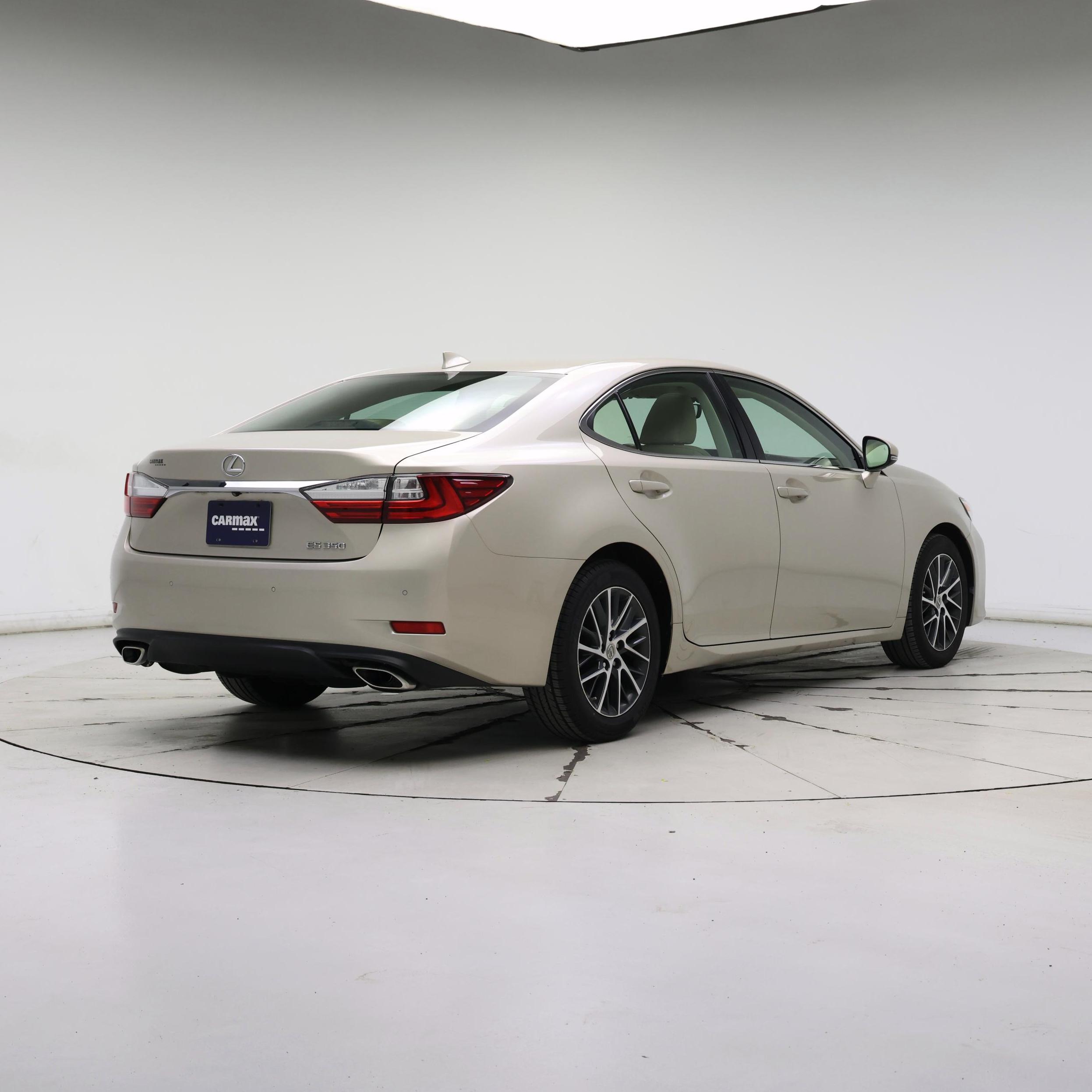 Thumbnail: 2016 Lexus ES - 8