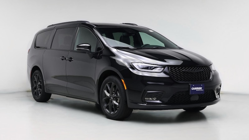 2023 Chrysler Pacifica Touring L Hero Image