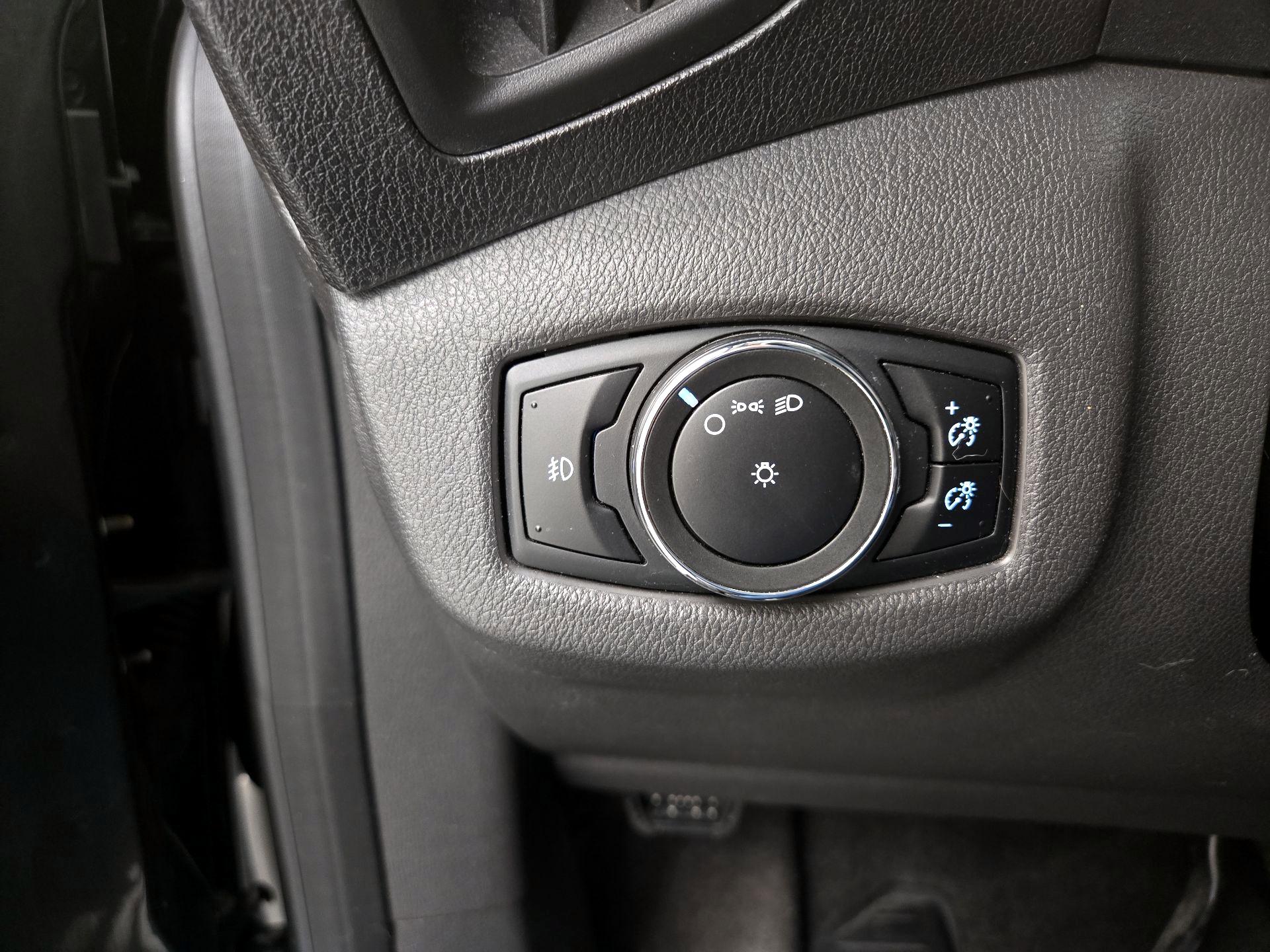 Thumbnail: 2015 Ford Transit Series - 13