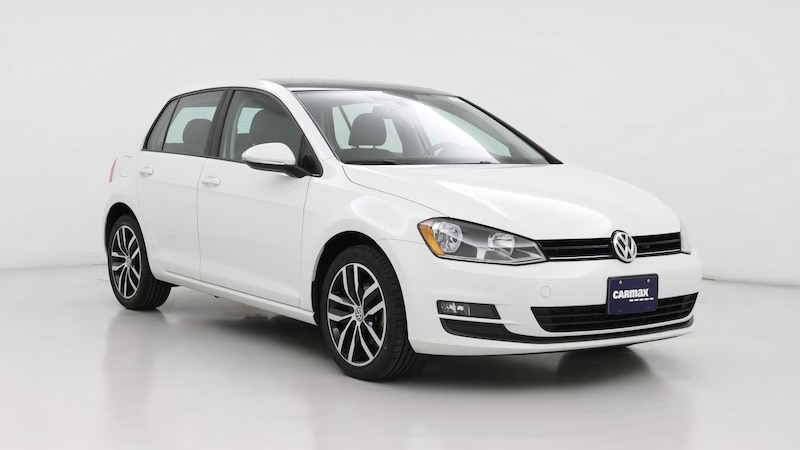 2016 Volkswagen Golf SE Hero Image