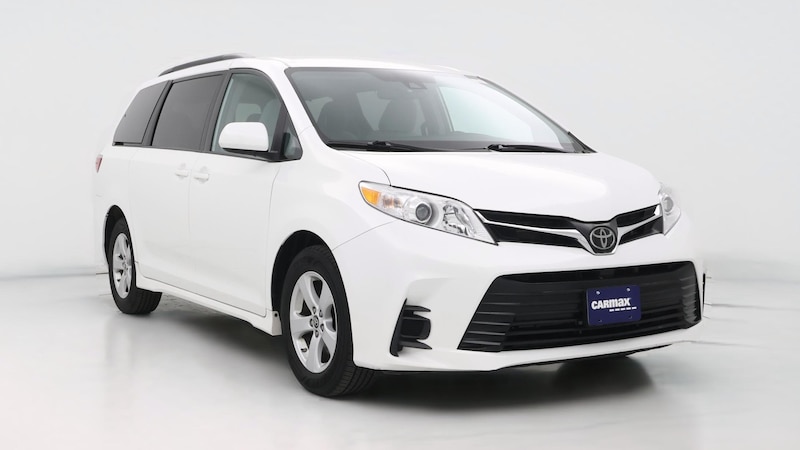 2020 Toyota Sienna LE Hero Image