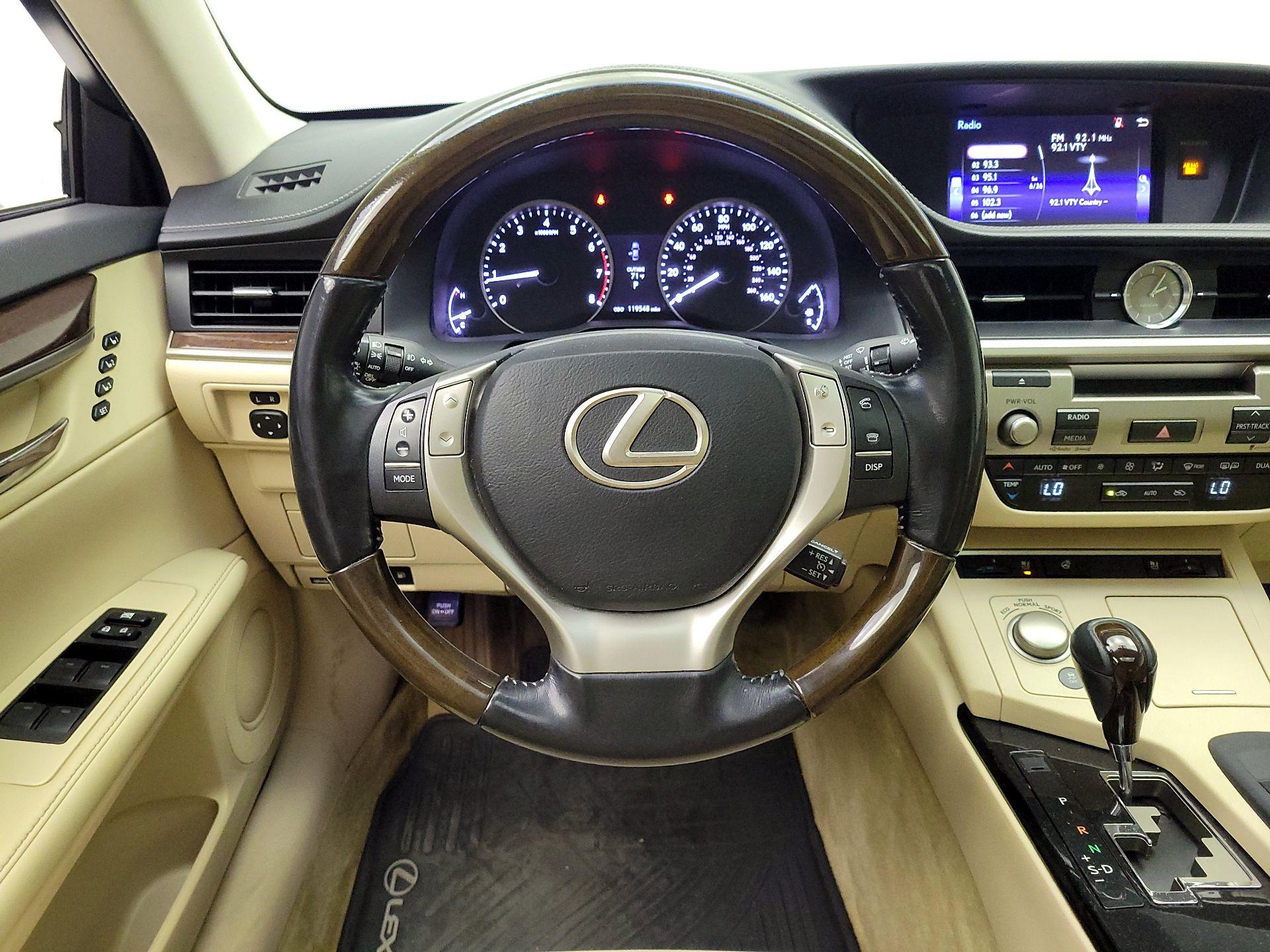 Thumbnail: 2015 Lexus ES - 10