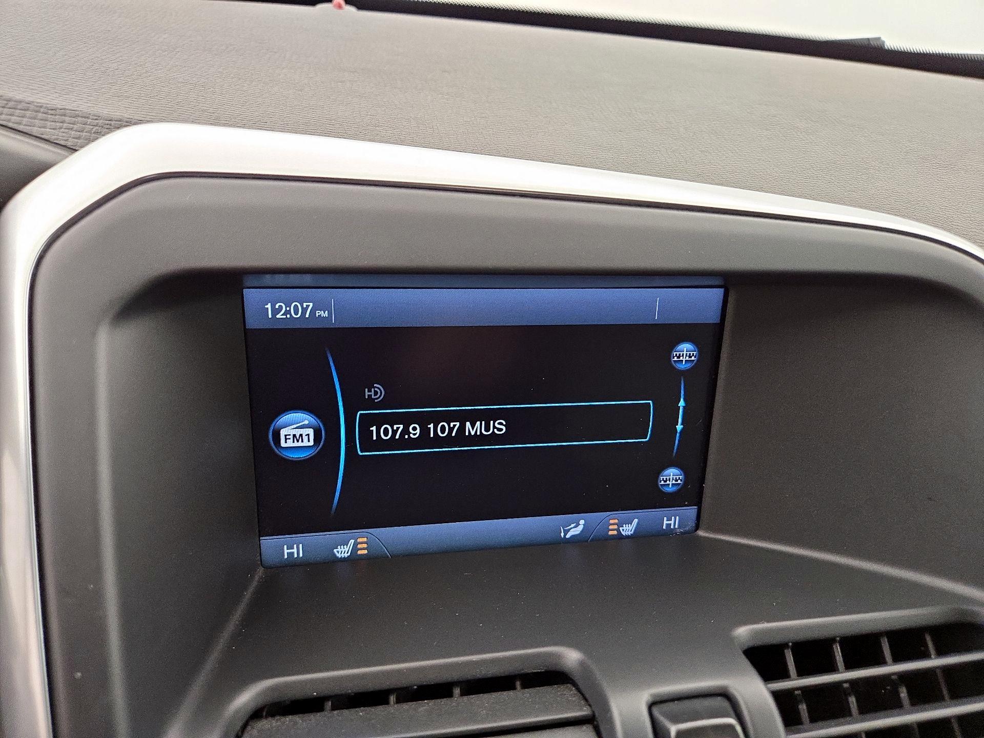 Thumbnail: 2015 Volvo XC60 - 15