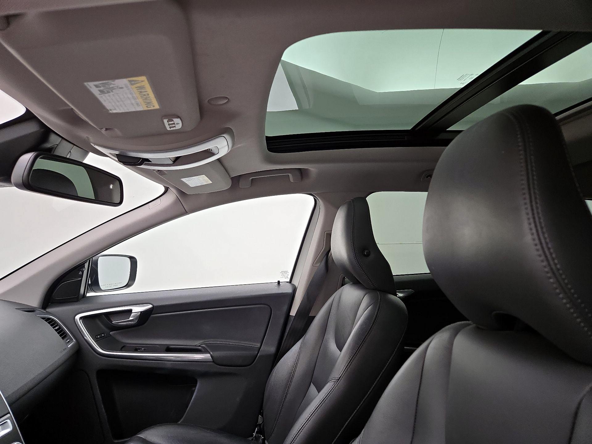 Thumbnail: 2015 Volvo XC60 - 19