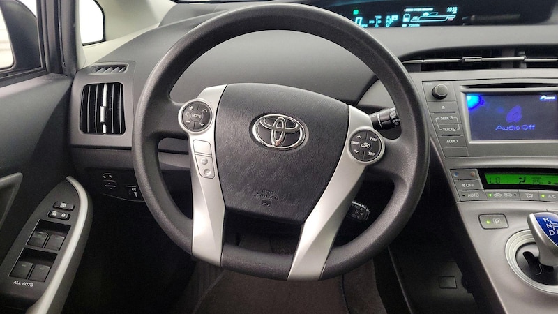 2014 Toyota Prius Two 10