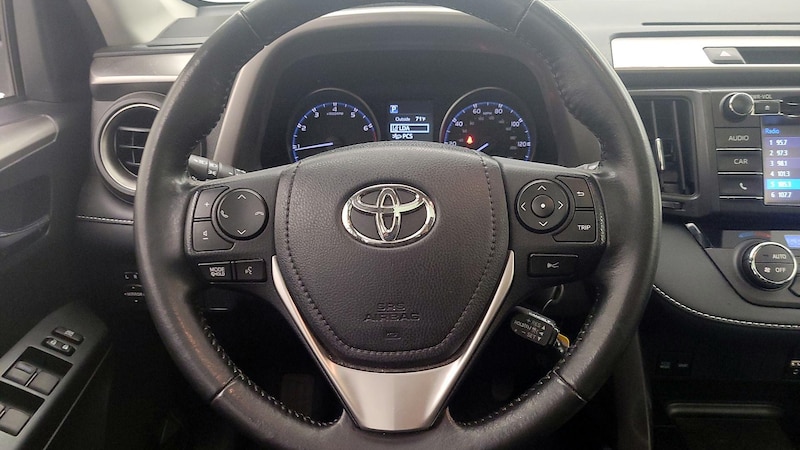 2018 Toyota RAV4 XLE 10