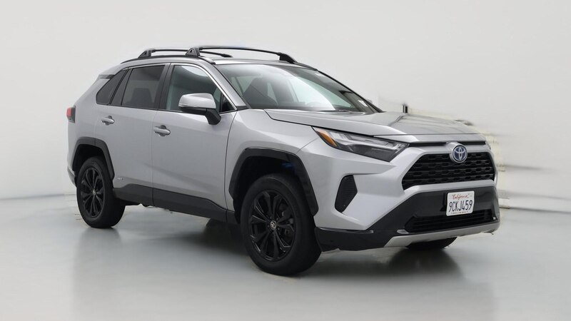 2022 Toyota RAV4 SE Hero Image