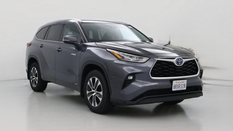 2020 Toyota Highlander XLE Hero Image