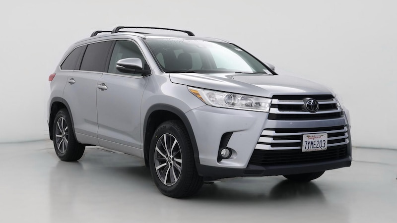 2017 Toyota Highlander XLE Hero Image