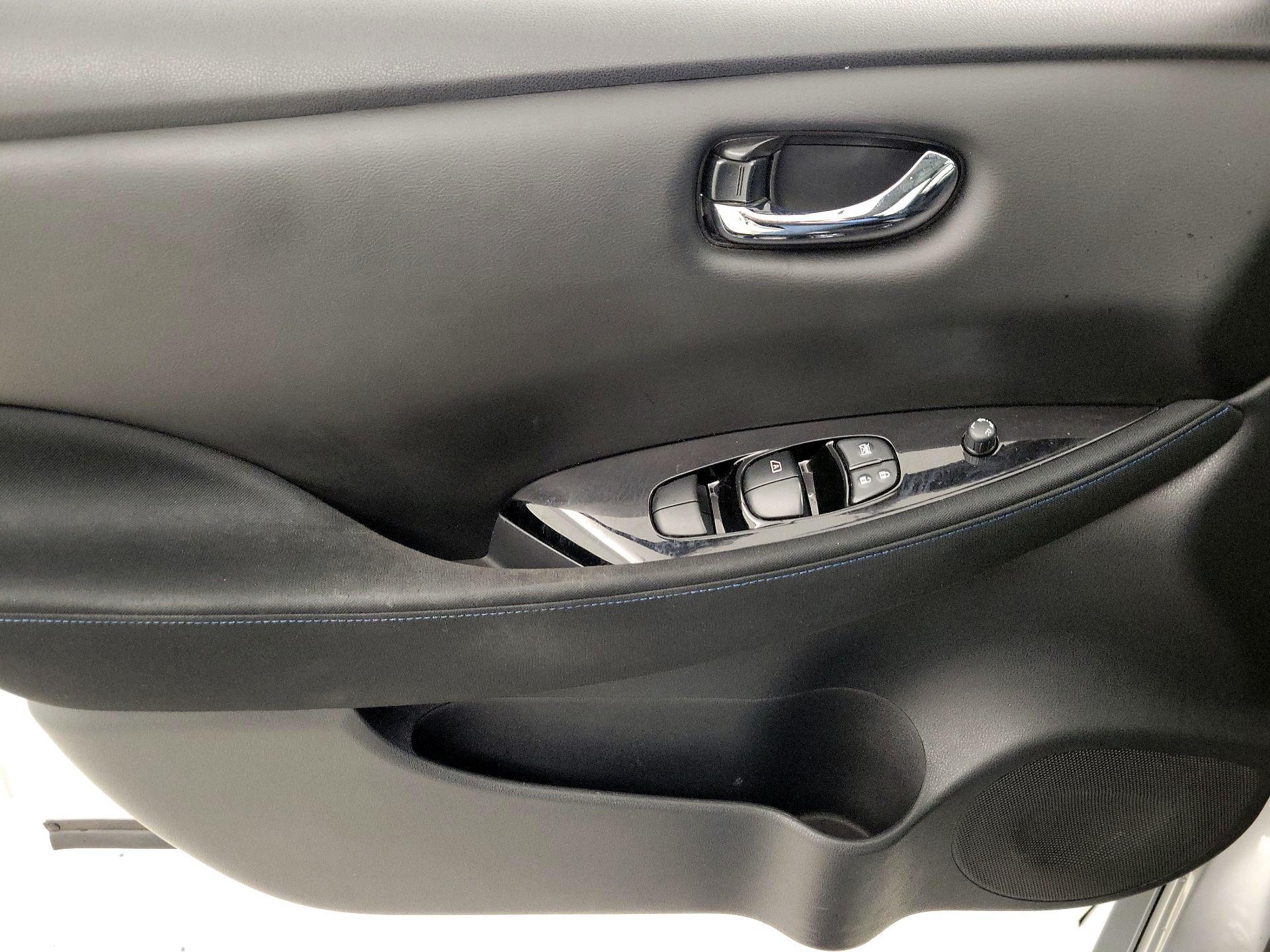 Thumbnail: 2019 Nissan Leaf - 12