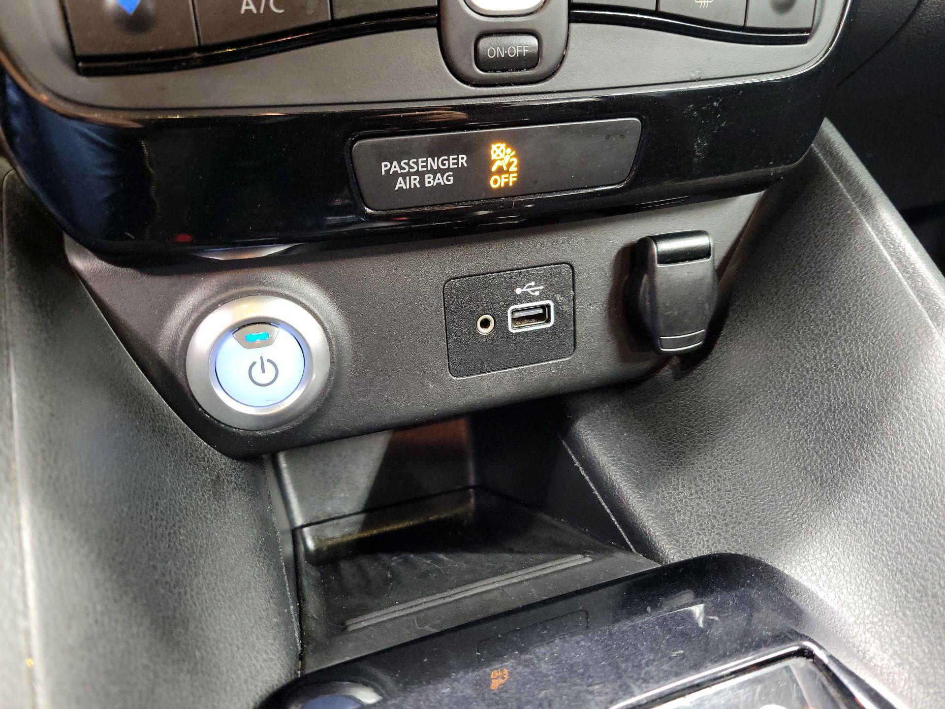 Thumbnail: 2019 Nissan Leaf - 19