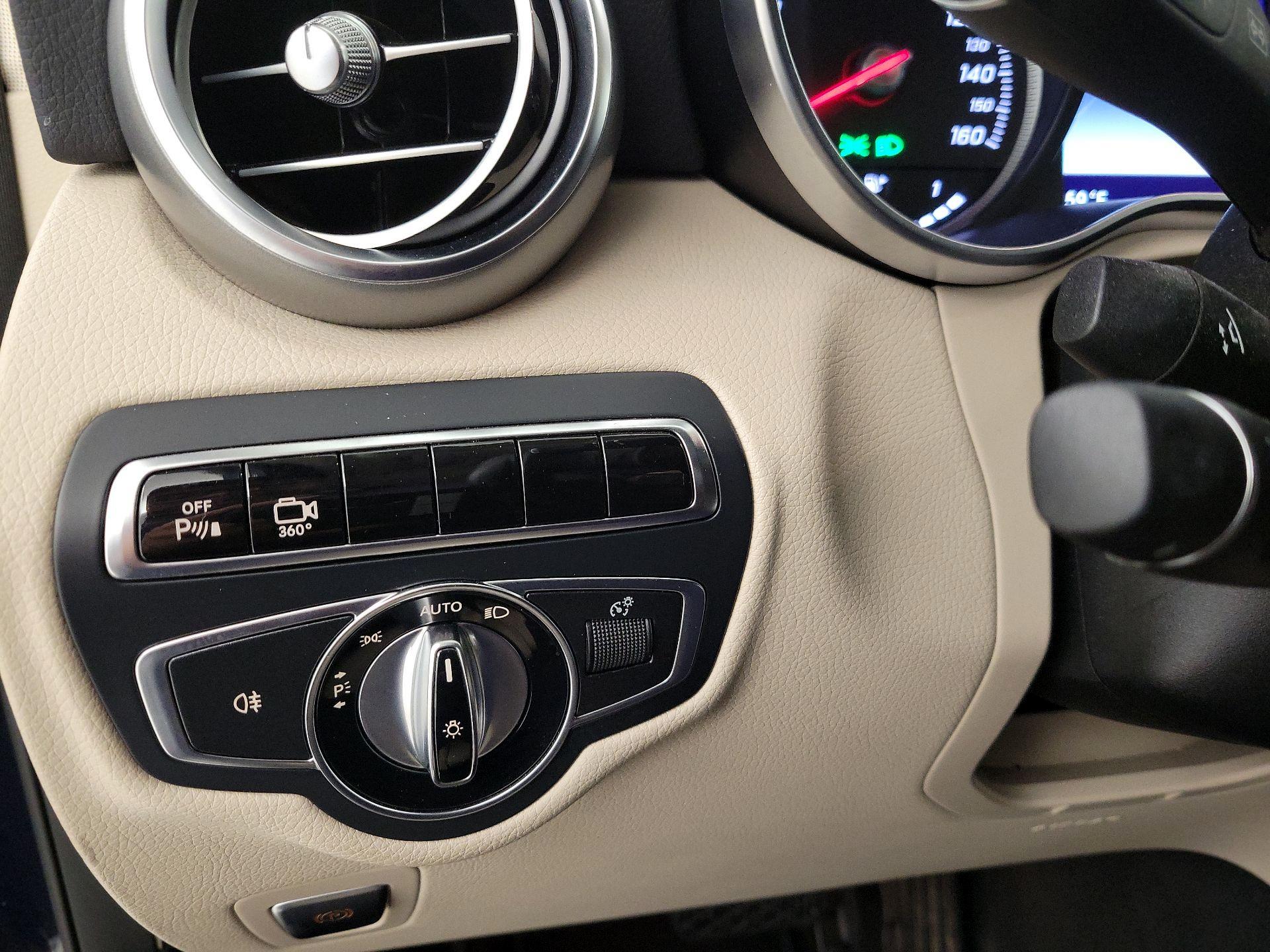 Thumbnail: 2016 Mercedes-Benz GLC - 13