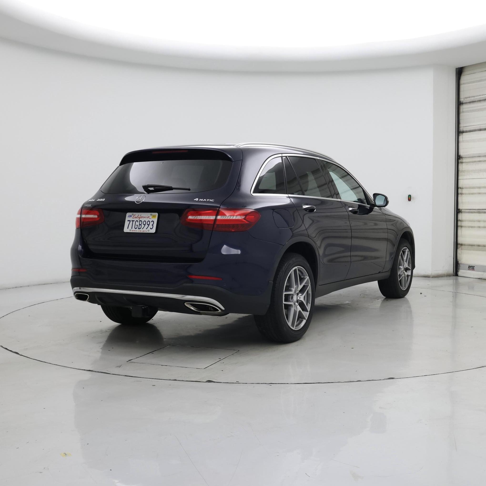 Thumbnail: 2016 Mercedes-Benz GLC - 8