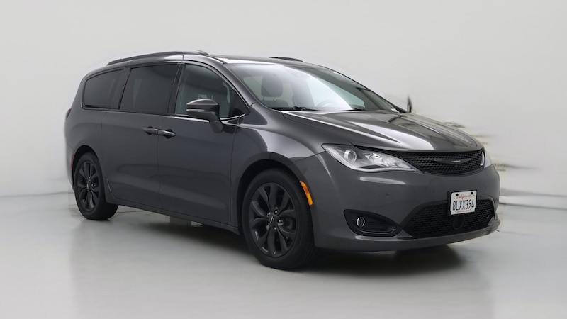 2019 Chrysler Pacifica Limited Hero Image