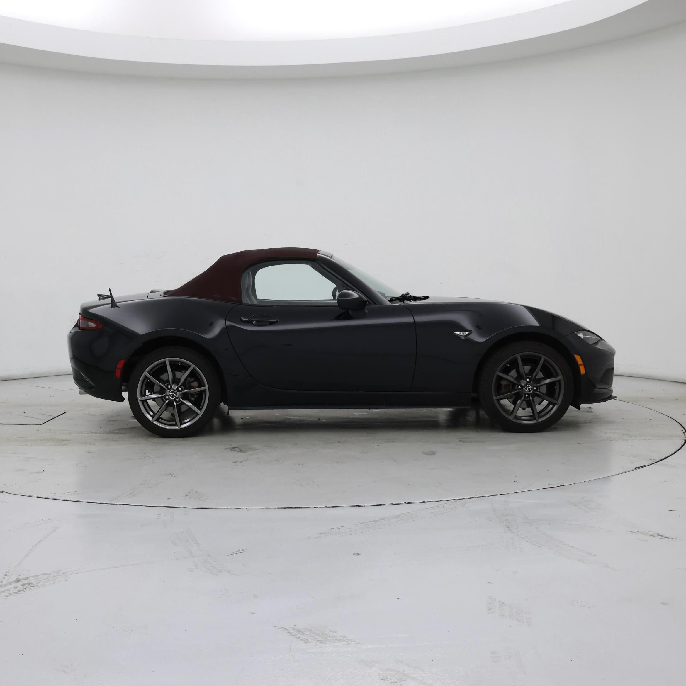 Thumbnail: 2018 Mazda MX-5 Miata - 7
