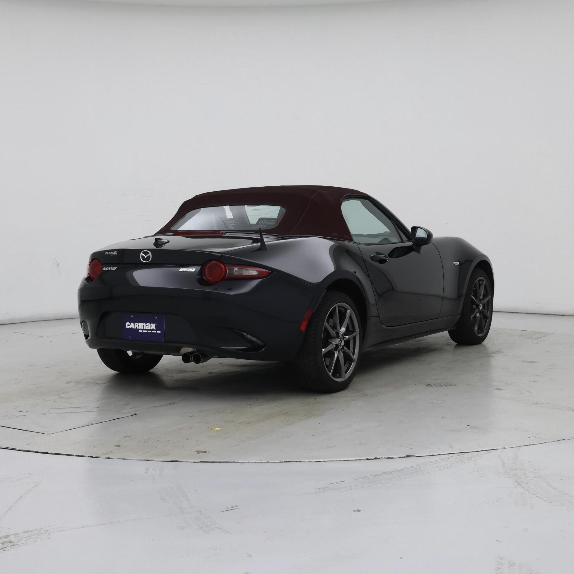Thumbnail: 2018 Mazda MX-5 Miata - 8
