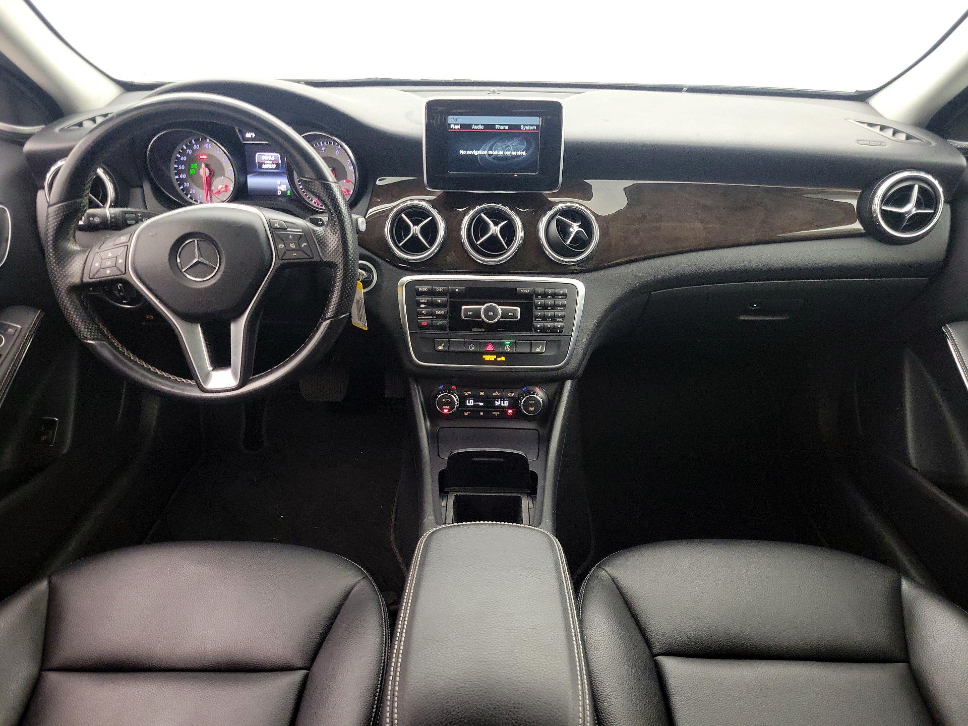 Thumbnail: 2015 Mercedes-Benz GLA - 9