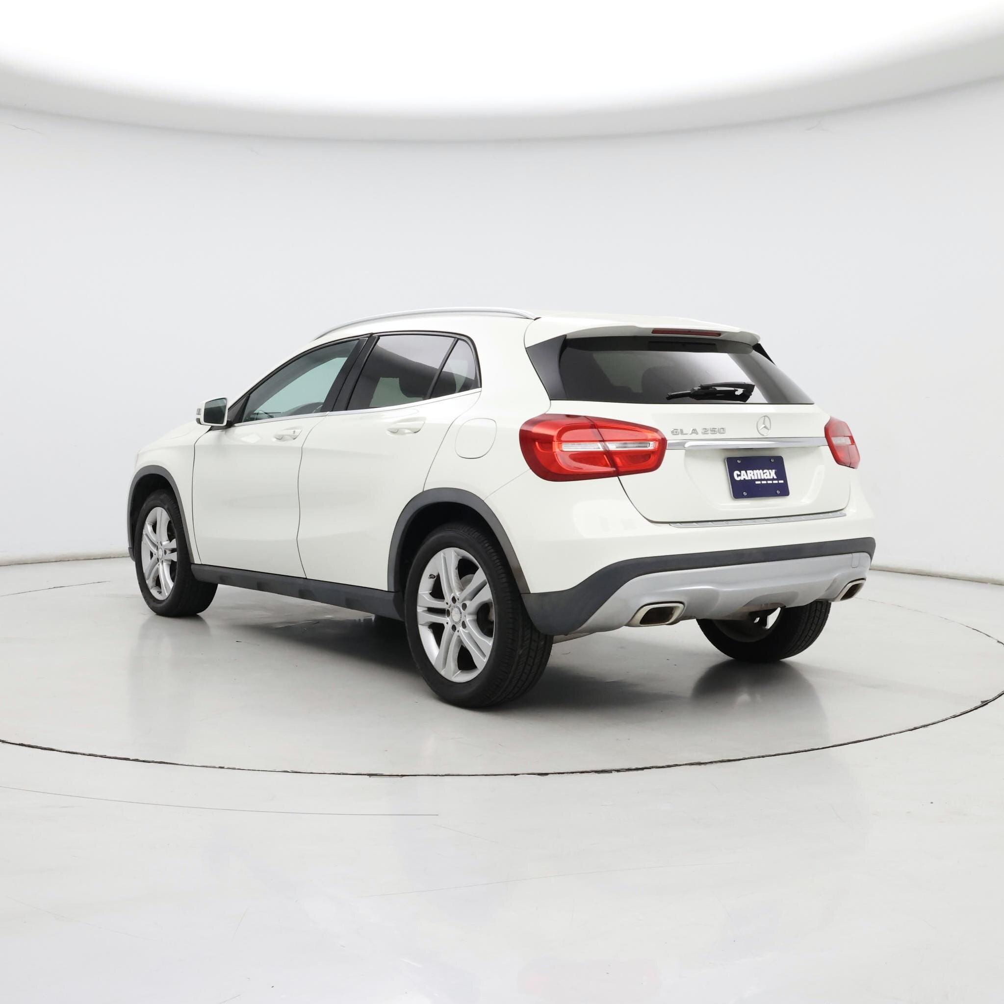 Thumbnail: 2015 Mercedes-Benz GLA - 2