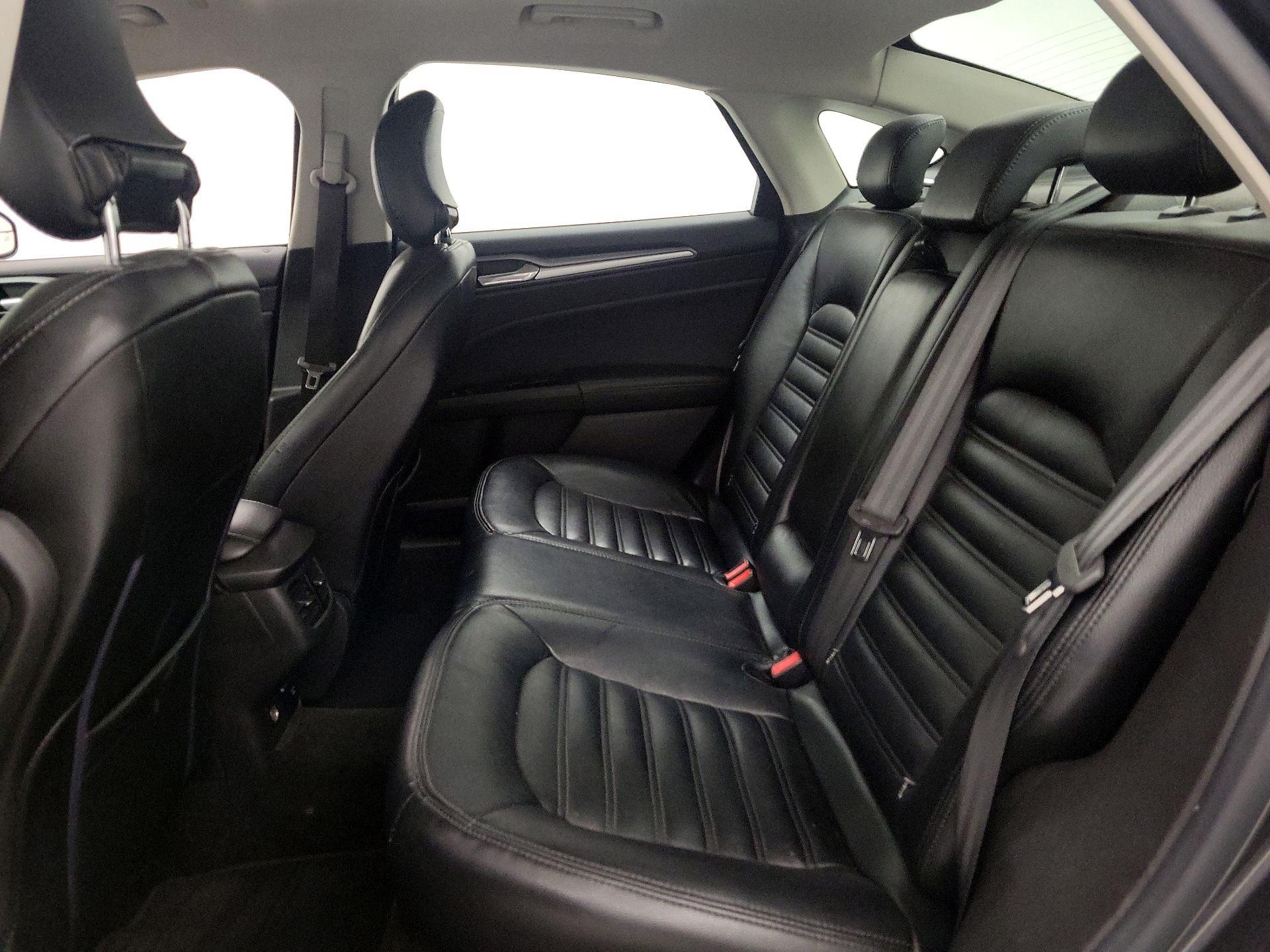 Thumbnail: 2016 Ford Fusion - 18