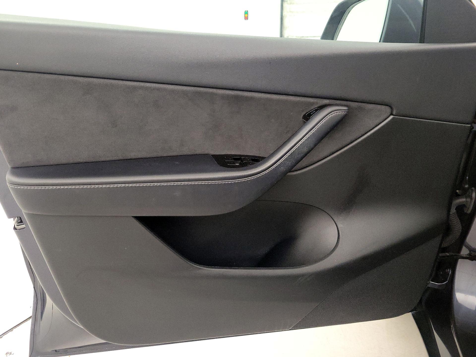 Thumbnail: 2021 Tesla Model Y - 10