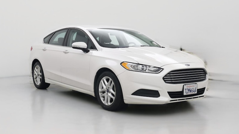2016 Ford Fusion SE Hero Image