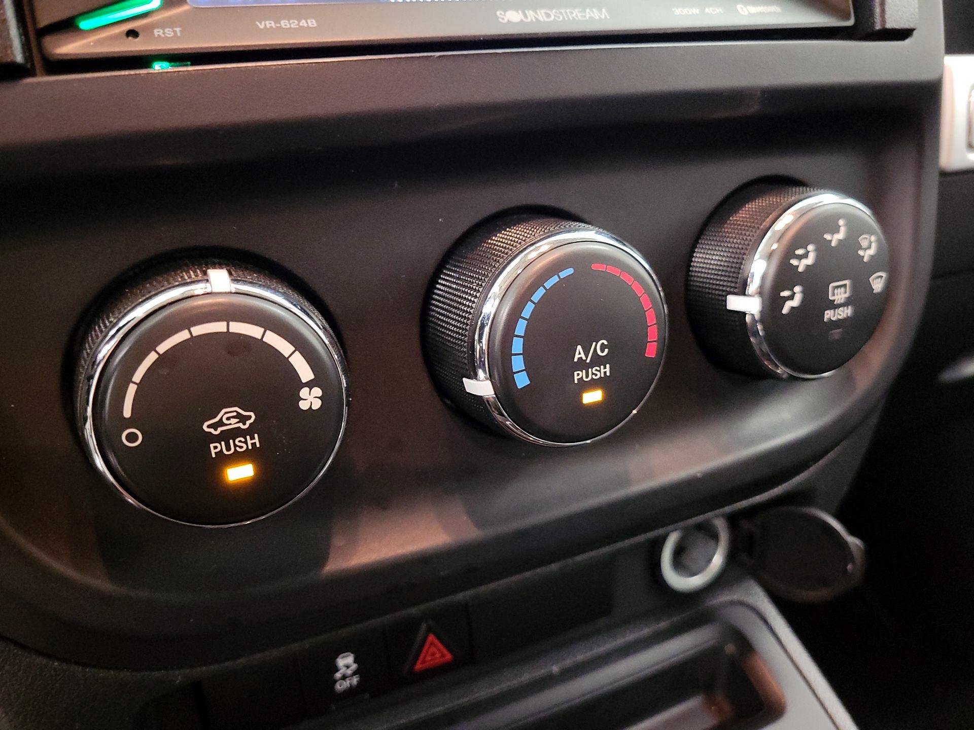 Thumbnail: 2015 Jeep Compass - 15