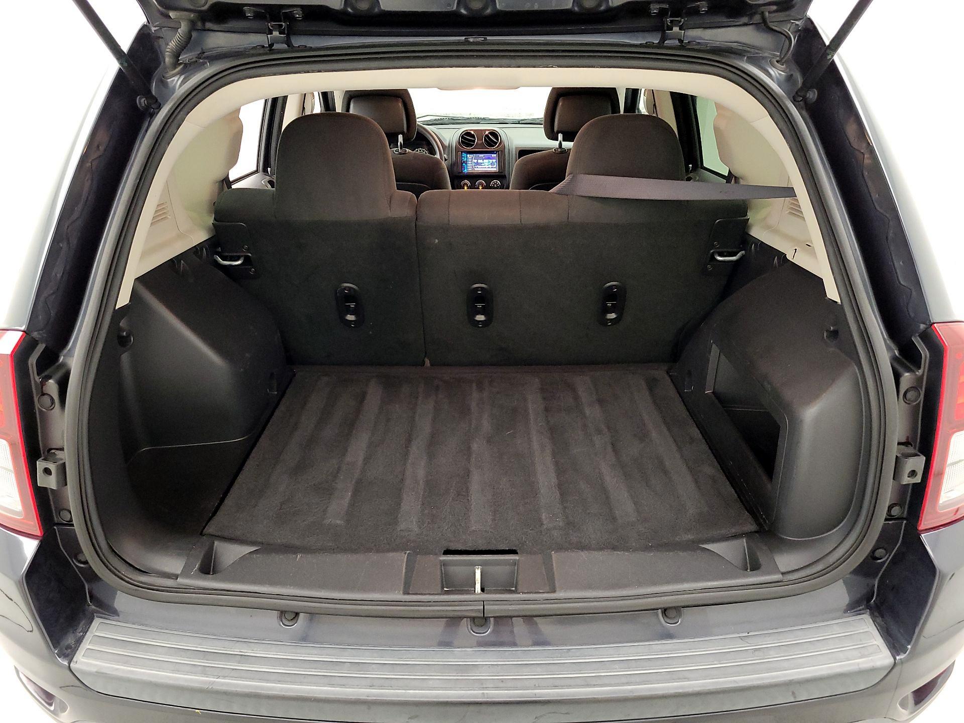 Thumbnail: 2015 Jeep Compass - 18