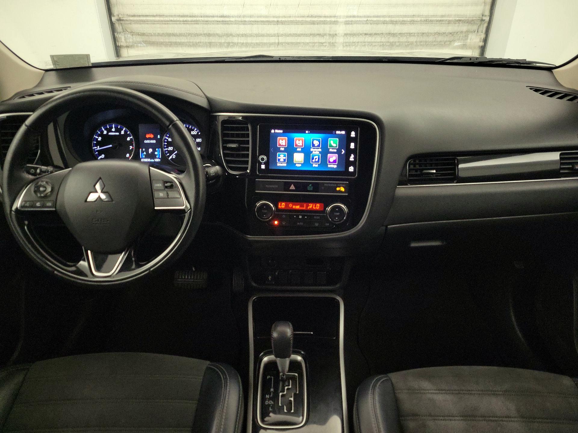 Thumbnail: 2019 Mitsubishi Outlander - 9