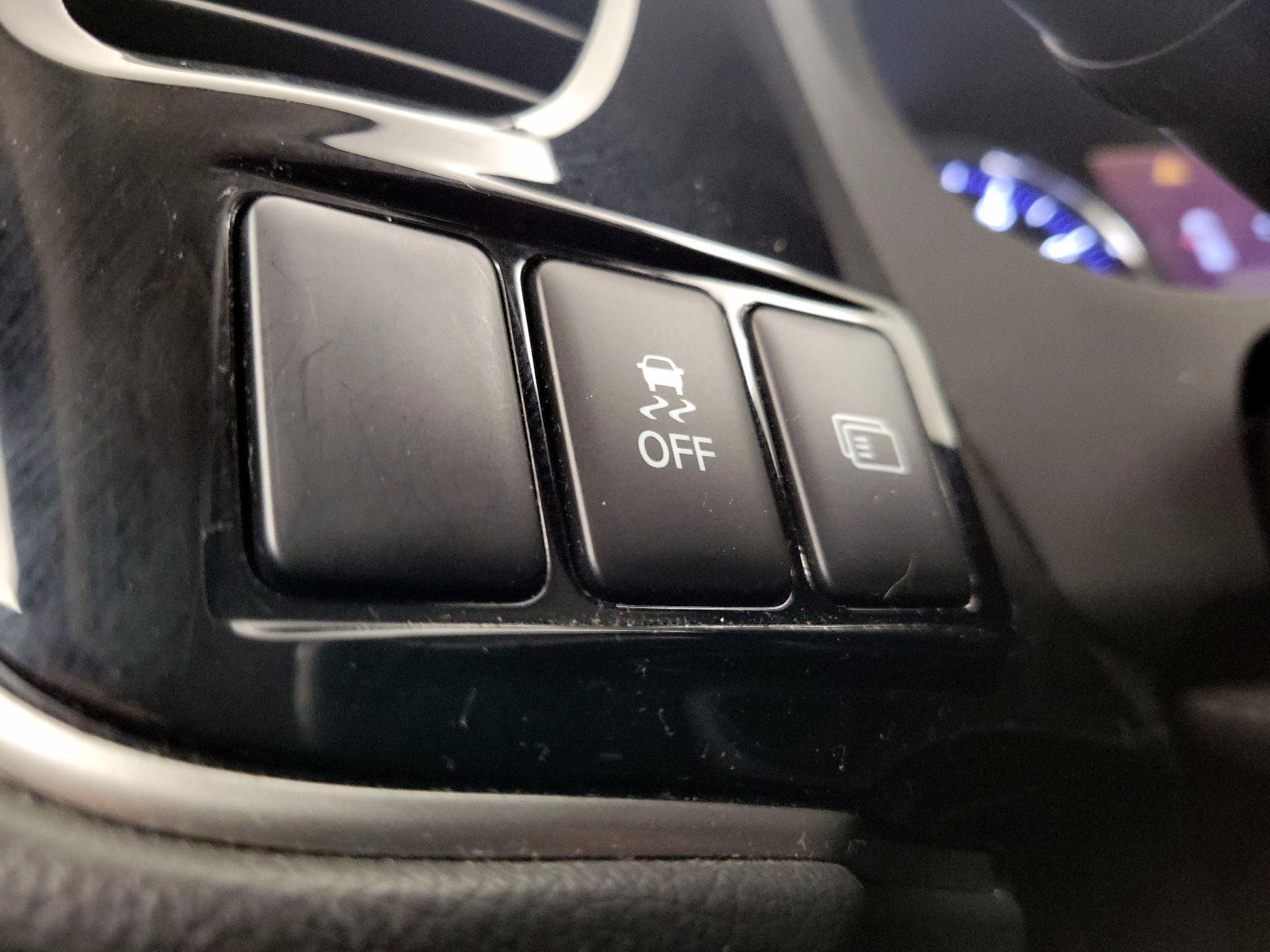 Thumbnail: 2019 Mitsubishi Outlander - 13