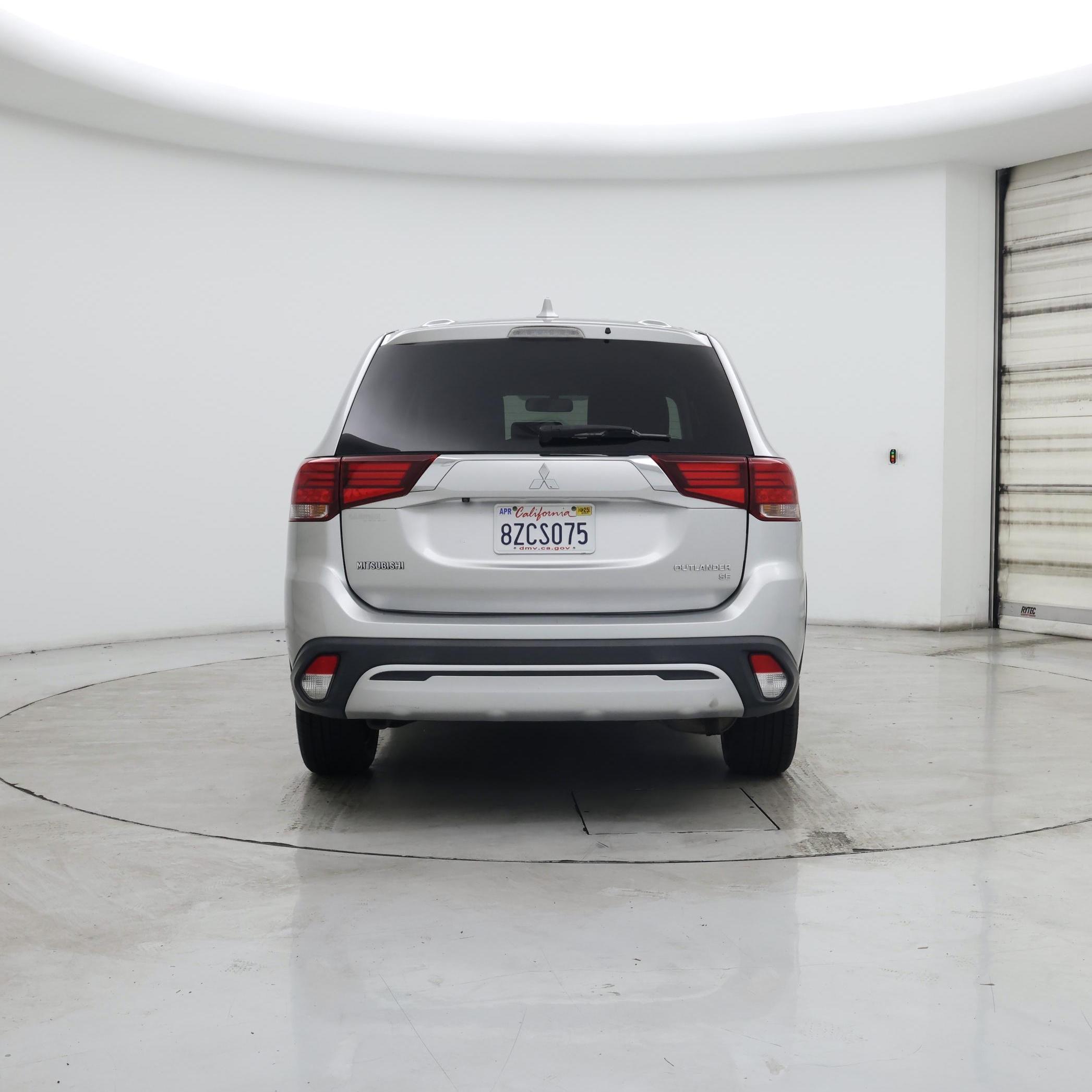 Thumbnail: 2019 Mitsubishi Outlander - 6