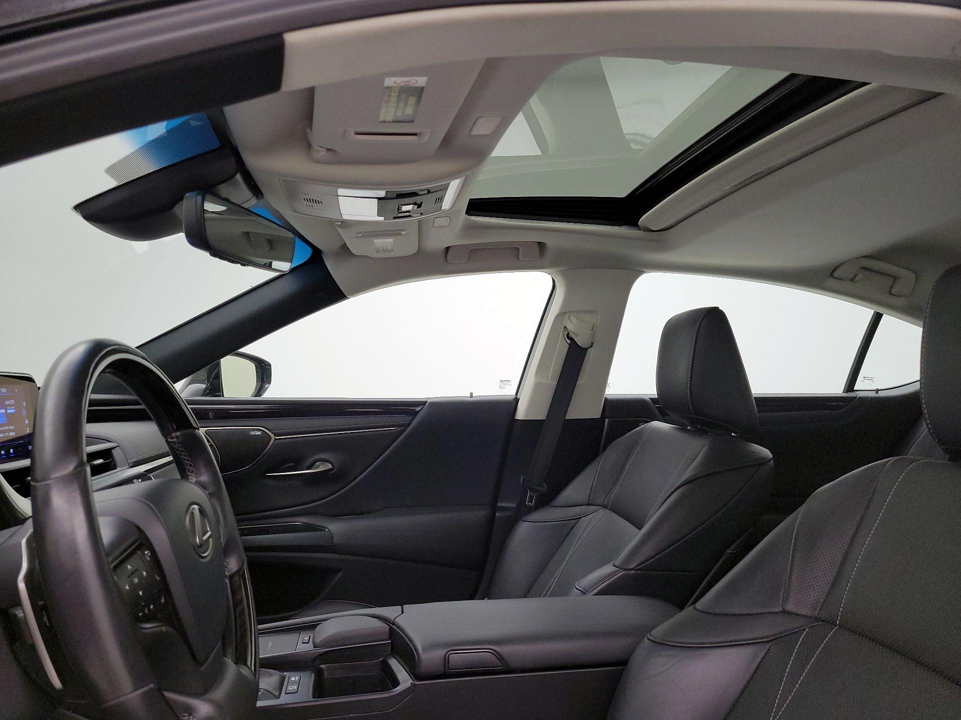 Thumbnail: 2020 Lexus ES - 20